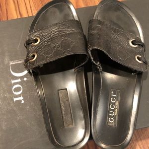 Gucci men slippers. Size 7+, authentic